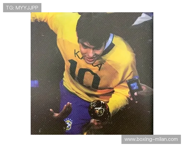 足球二次元风格男球星头像设计，个性化球场英雄形象创作